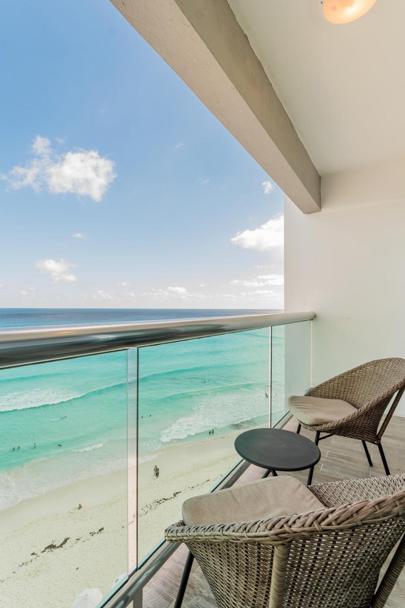 The Ocean Vibes Suites By Casa Paraiso Cancun Exterior photo